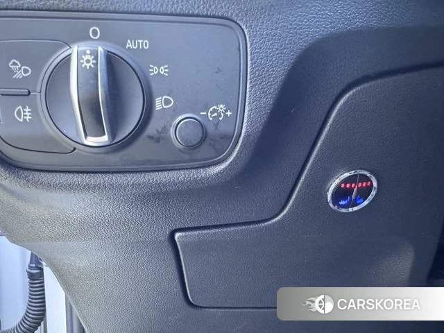 Audi Q2L id 4348401 из Китая 12