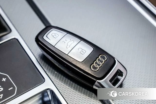 Audi A7L id 4298028 из Китая 12