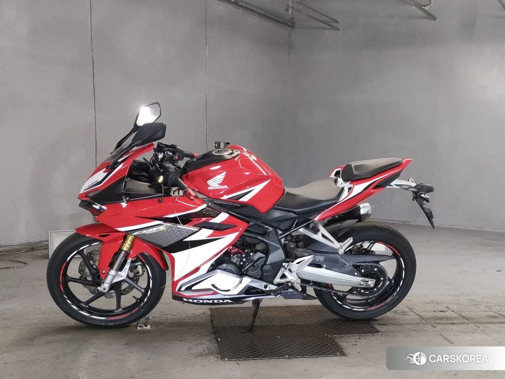 Проданный Honda CBR250RR 2017 из Японии, фото 2