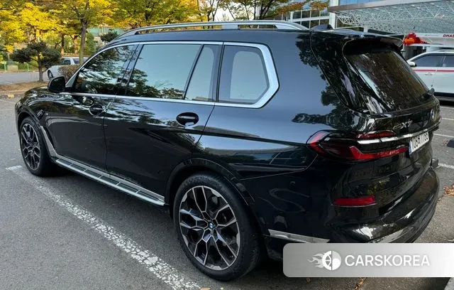 BMW X7 (G07) 2024 Черный из Кореи, фото 2