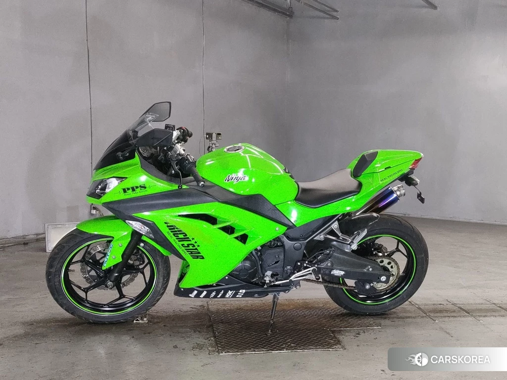 Проданный Kawasaki NINJA 250 2013 из Японии