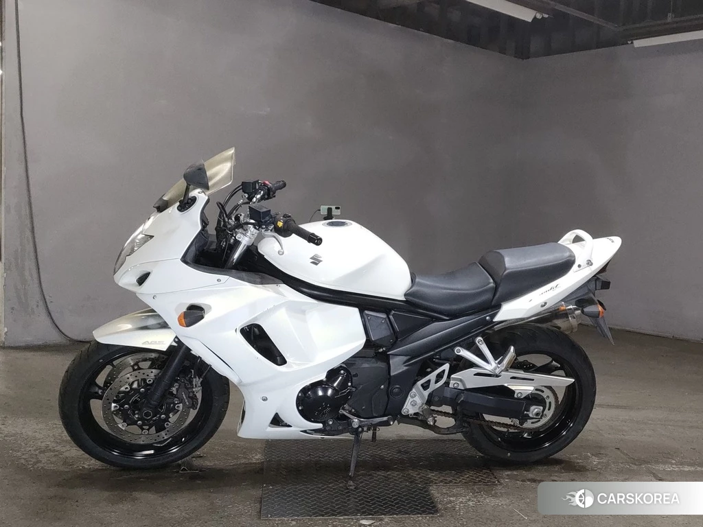 Проданный Suzuki BANDIT 1250F 2010 из Японии