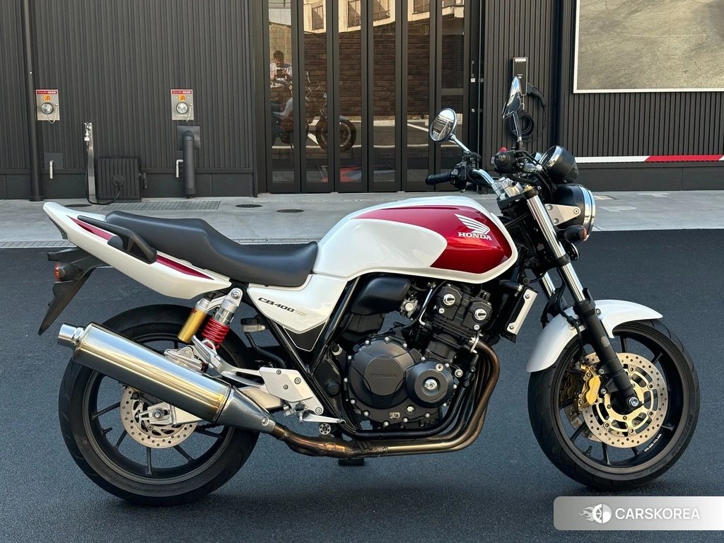 Проданный Honda CB400SF 2014 из Японии, фото 2