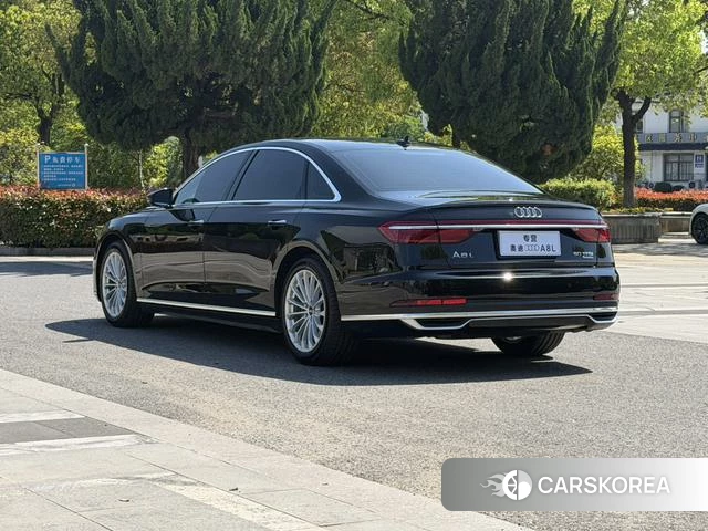 Audi A8 2022 Черный из Китая, фото 2