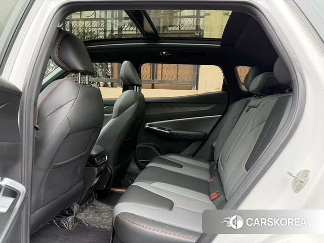 Geely Automobile Boyue 2023 Белый из Китая, фото 5
