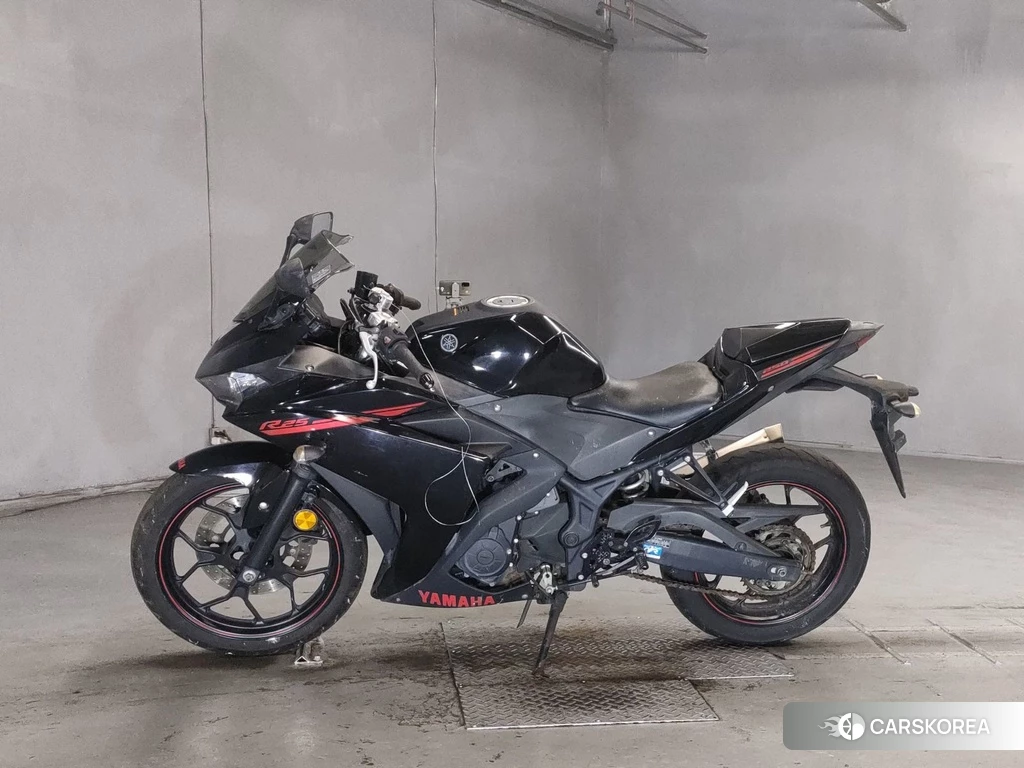 Проданный Yamaha YZF-R25 2015 из Японии