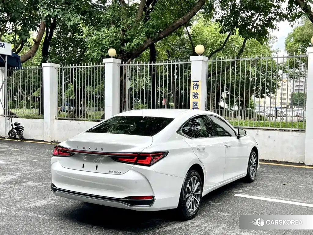 Lexus ES 2025 Белый из Китая, фото 2
