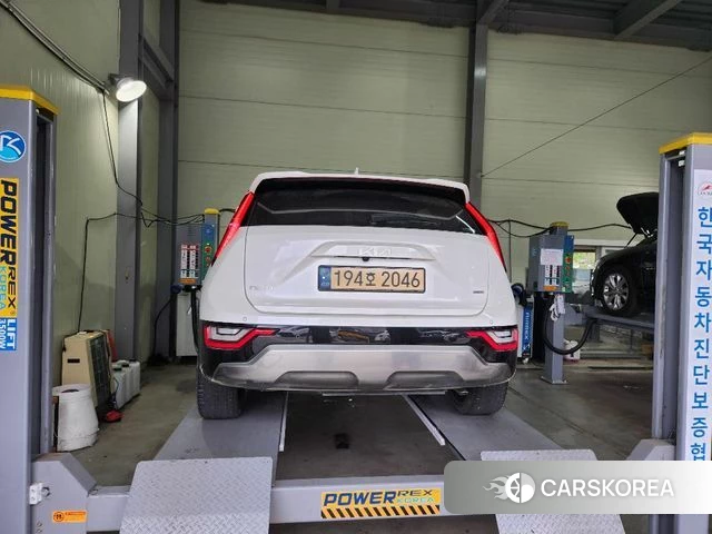 Kia Di Ol Nu Niro 2022 Белый из Кореи, фото 2