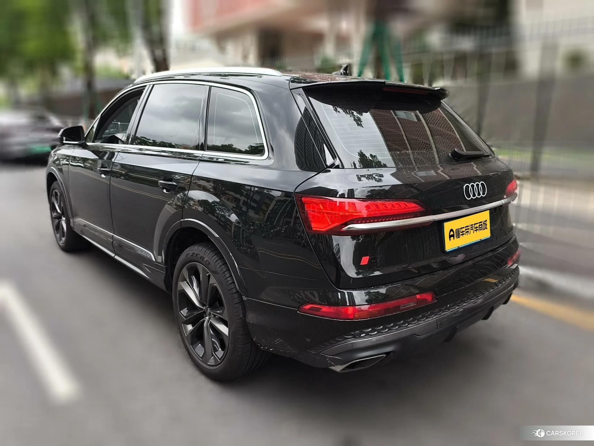 Audi Q7 2024 Черный из Китая, фото 2