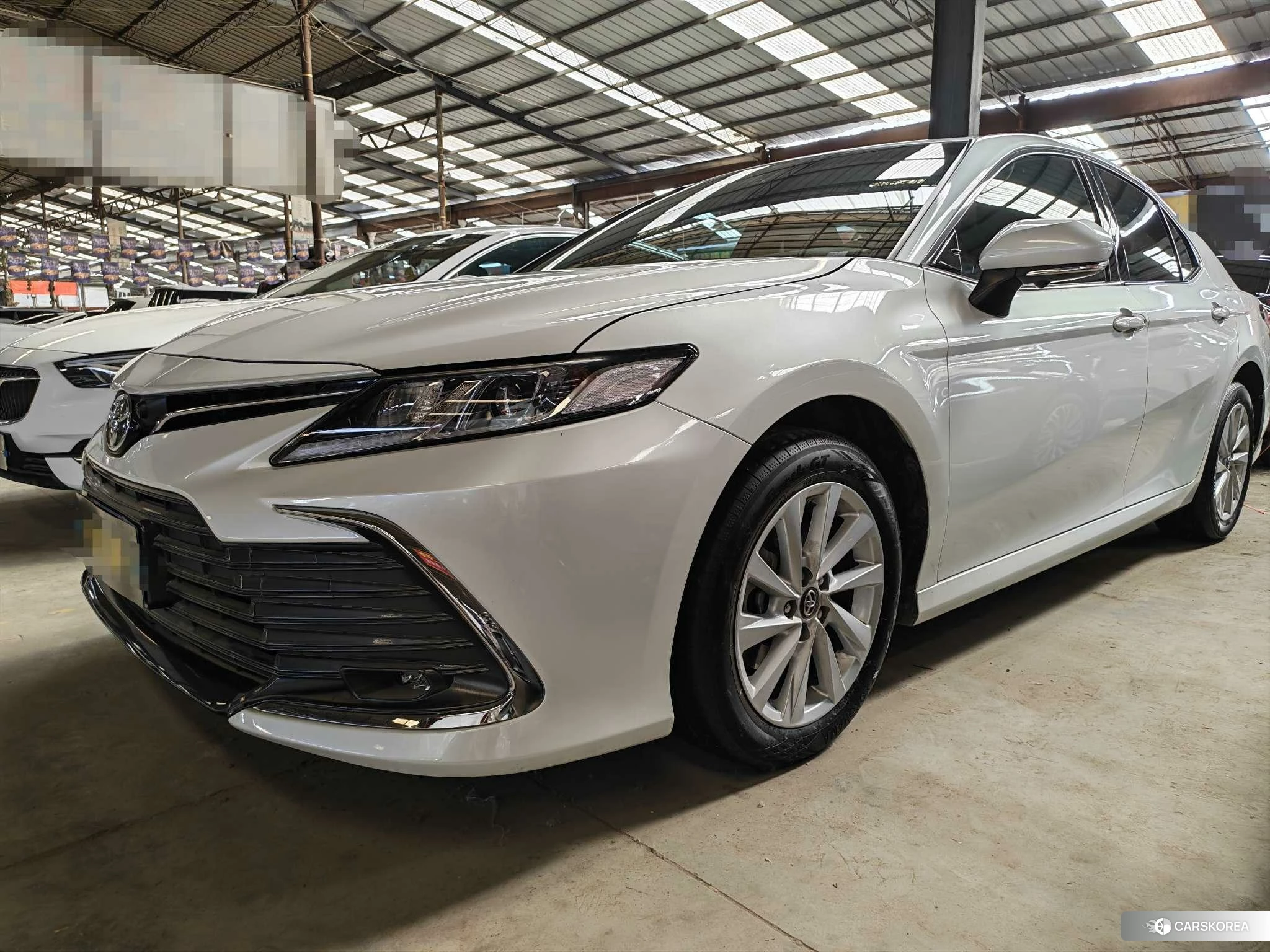 Toyota Camry 2022 Белый из Китая, фото 2