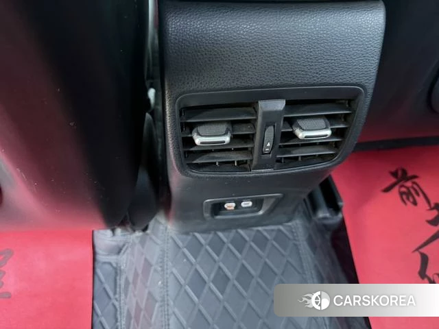 Toyota Corolla 2024 Белый из Китая, фото 3