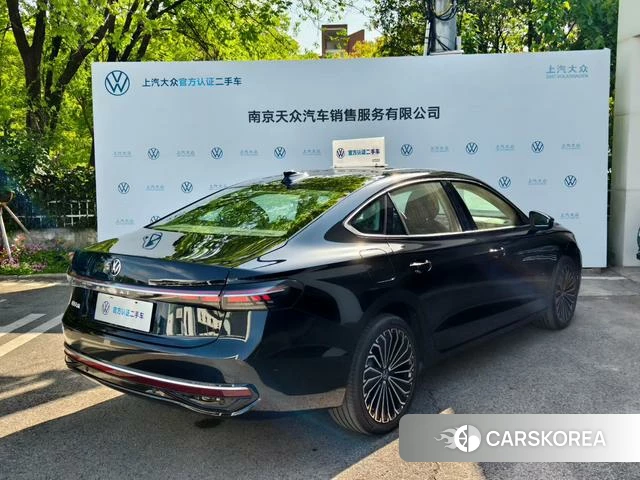 Volkswagen Passat 2024 Черный из Китая, фото 2