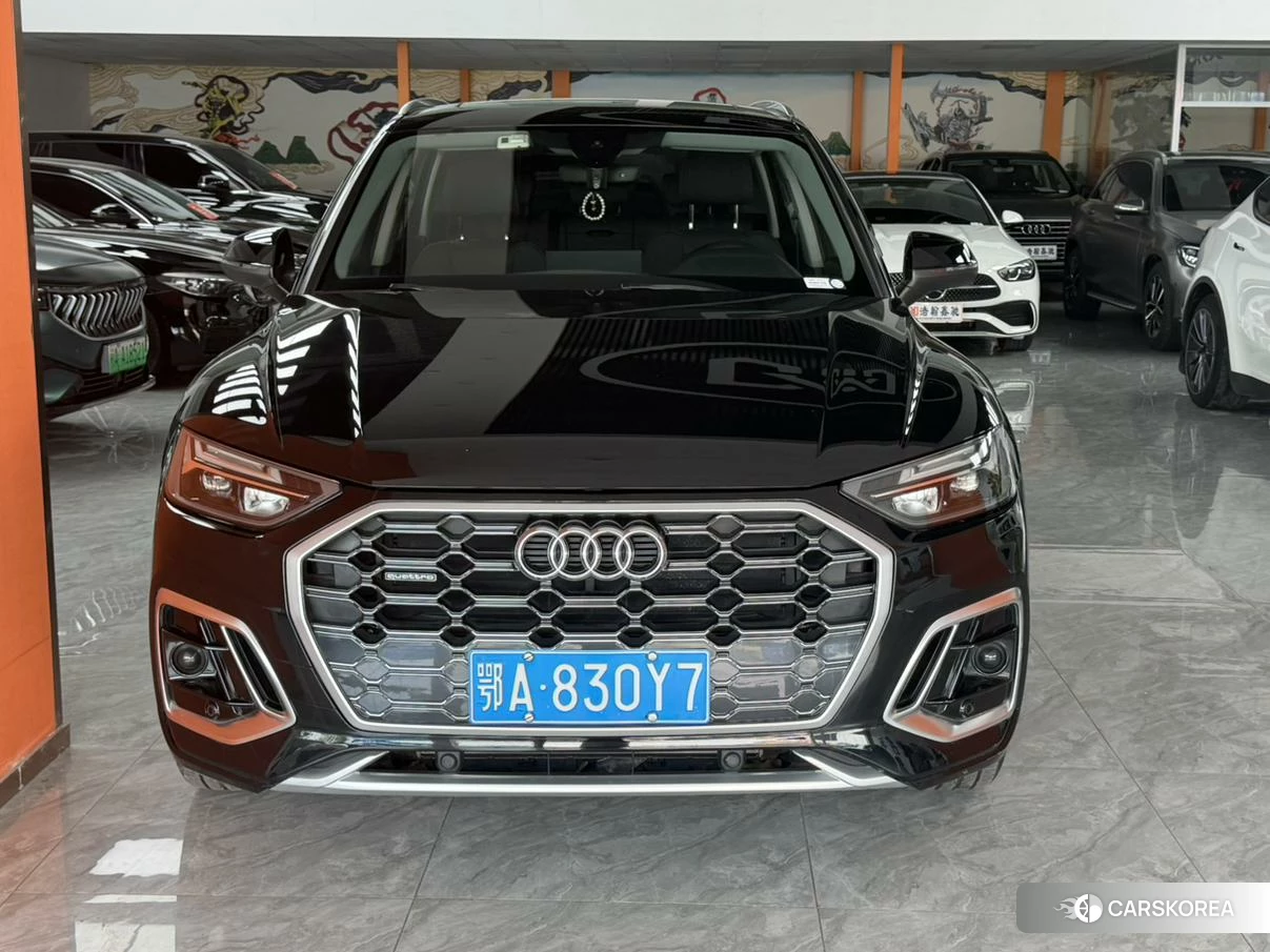 Audi Q5L 2021 Черный из Китая, фото 4