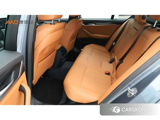 BMW 5 series (imported) 2022 Темно-серый из Китая, фото 2