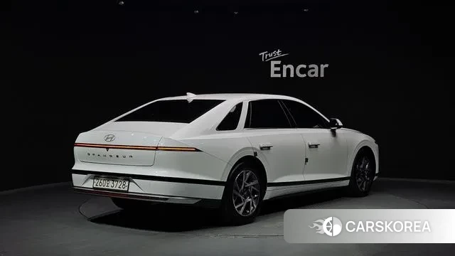 Hyundai Grandeur (GN7) id 3486956 из Кореи 12