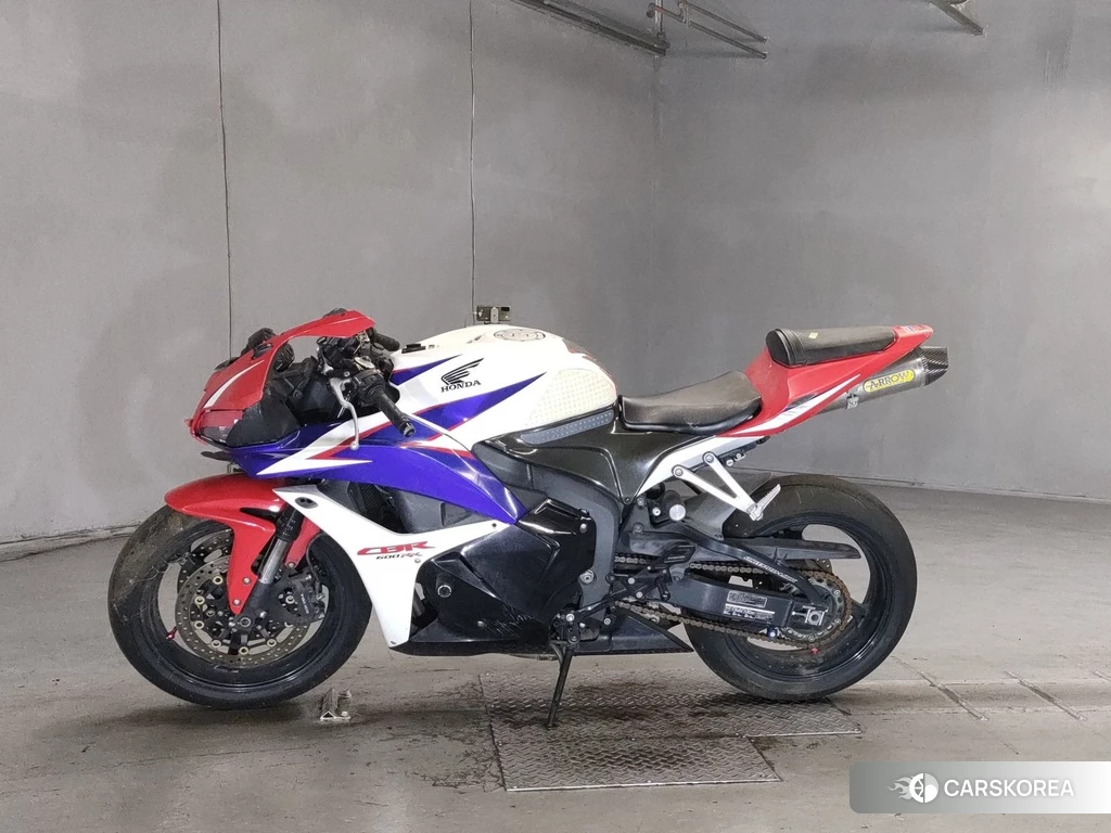 Проданный Honda CBR600RR 2010 из Японии
