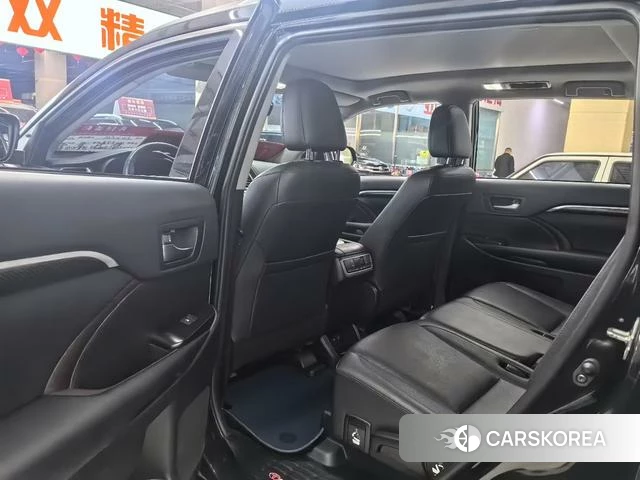 Toyota Highlander 2021 Черный из Китая, фото 2