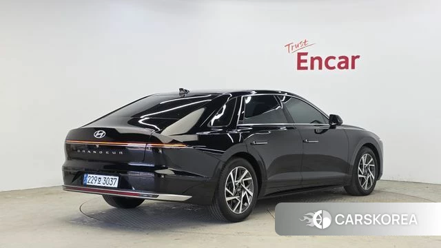 Hyundai Grandeur (GN7) id 4280143 из Кореи 12