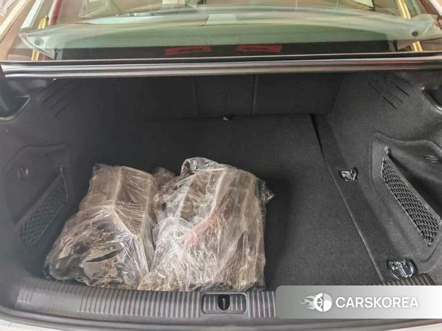 Audi A4L id 4313768 из Китая 12