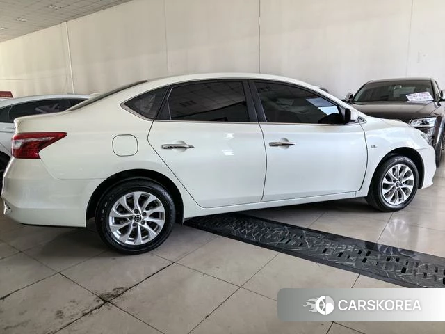 Nissan Xuan Yi 2023 Белый из Китая, фото 2