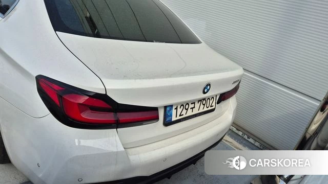 BMW 5 Series (G30) 2021 Белый из Кореи, фото 2
