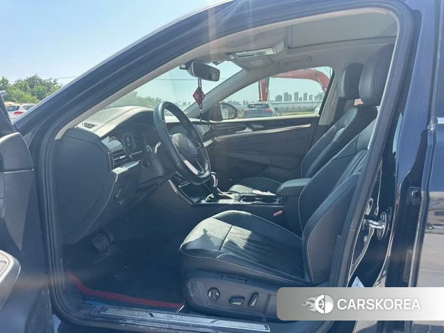 Volkswagen Passat 2022 Черный из Китая, фото 2