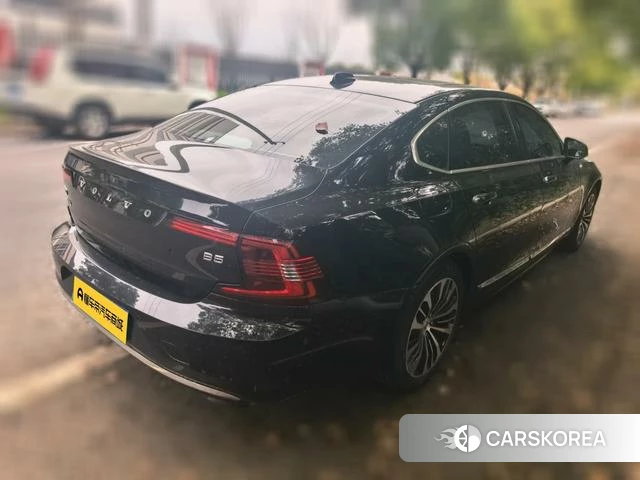 Volvo S90 2022 Черный из Китая, фото 2