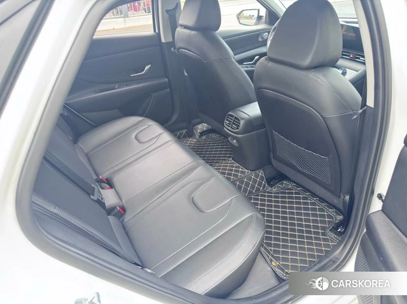 Hyundai Elantra 2022 Белый из Китая, фото 4