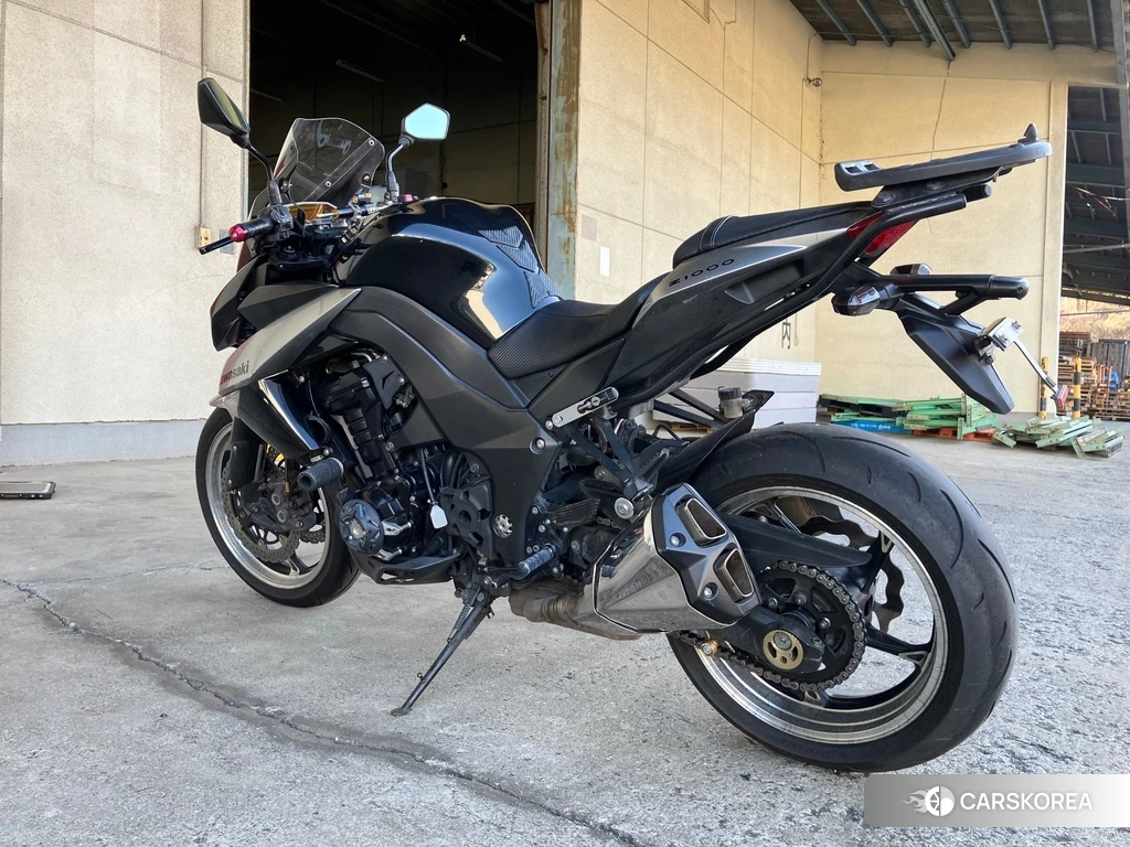 Проданный Kawasaki Z1000 2010 из Японии