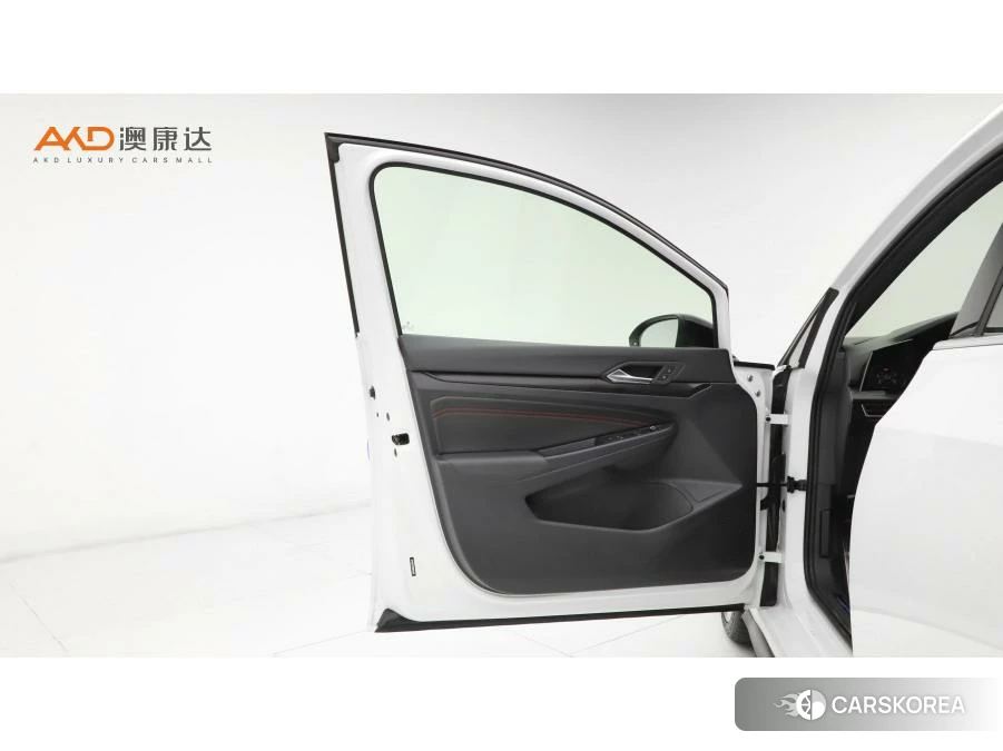 Volkswagen Golf 2021 Белый из Китая, фото 2