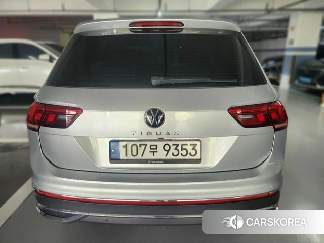 Volkswagen Tiguan second Generation 2021 Серебряный из Кореи, фото 2