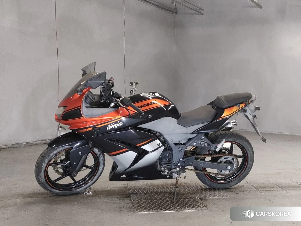 Проданный Kawasaki NINJA 250R 2012 из Японии