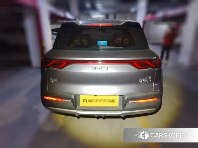 BYD Yuan UP 2024 Темно-серый из Китая, фото 2