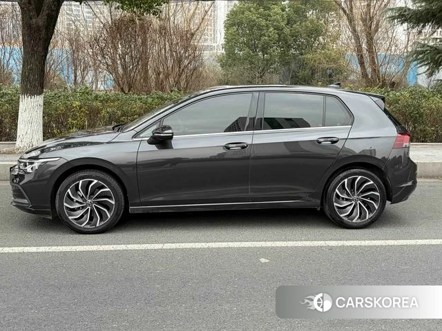 Volkswagen Golf 2023 Черный из Китая, фото 5