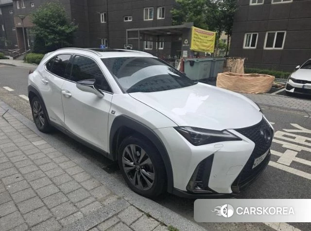 Lexus UX250h 2021 Белый из Кореи, фото 2