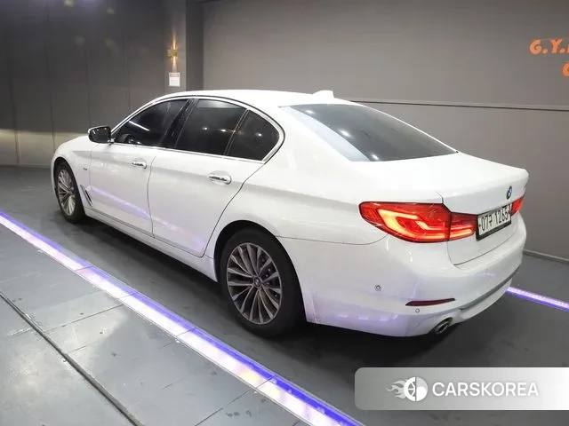 BMW 5 Series (G30) id 3695549 из Кореи 10