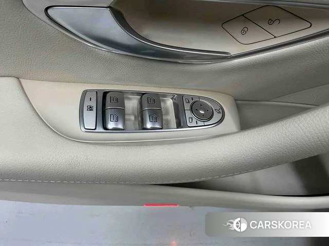 Mercedes-Benz E-class id 4264715 из Китая 12