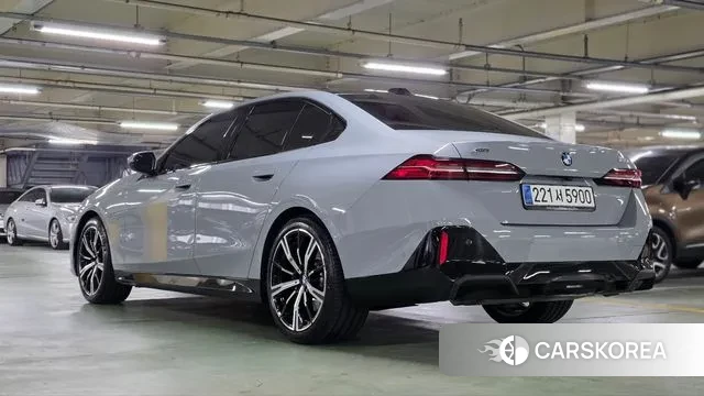 BMW 5 Series (G60) id 3486899 из Кореи 7