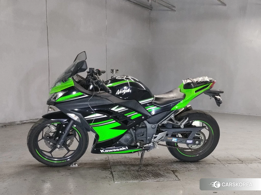 Проданный Kawasaki NINJA 250 2016 из Японии