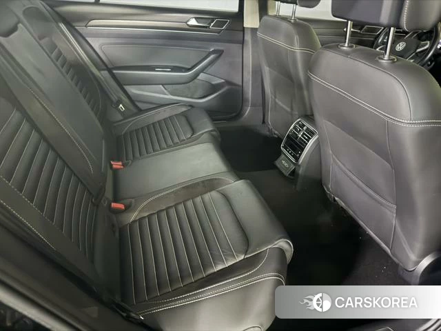 Volkswagen Magotan 2022 Черный из Китая, фото 2