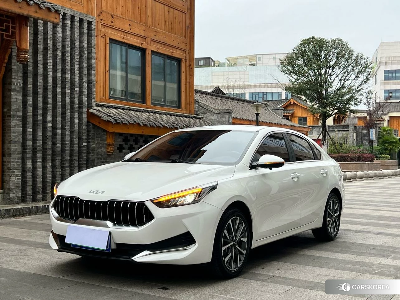Kia K3 2021 Белый из Китая, фото 2