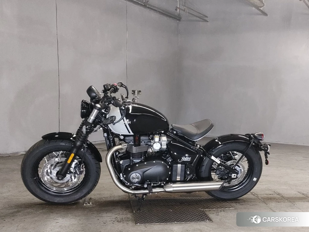Проданный Triumph BONNEVILLE BOBBER 2024 из Японии, фото 2