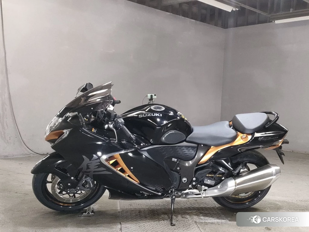 Проданный Suzuki GSX1300R HAYABUSA 2021 из Японии, фото 2