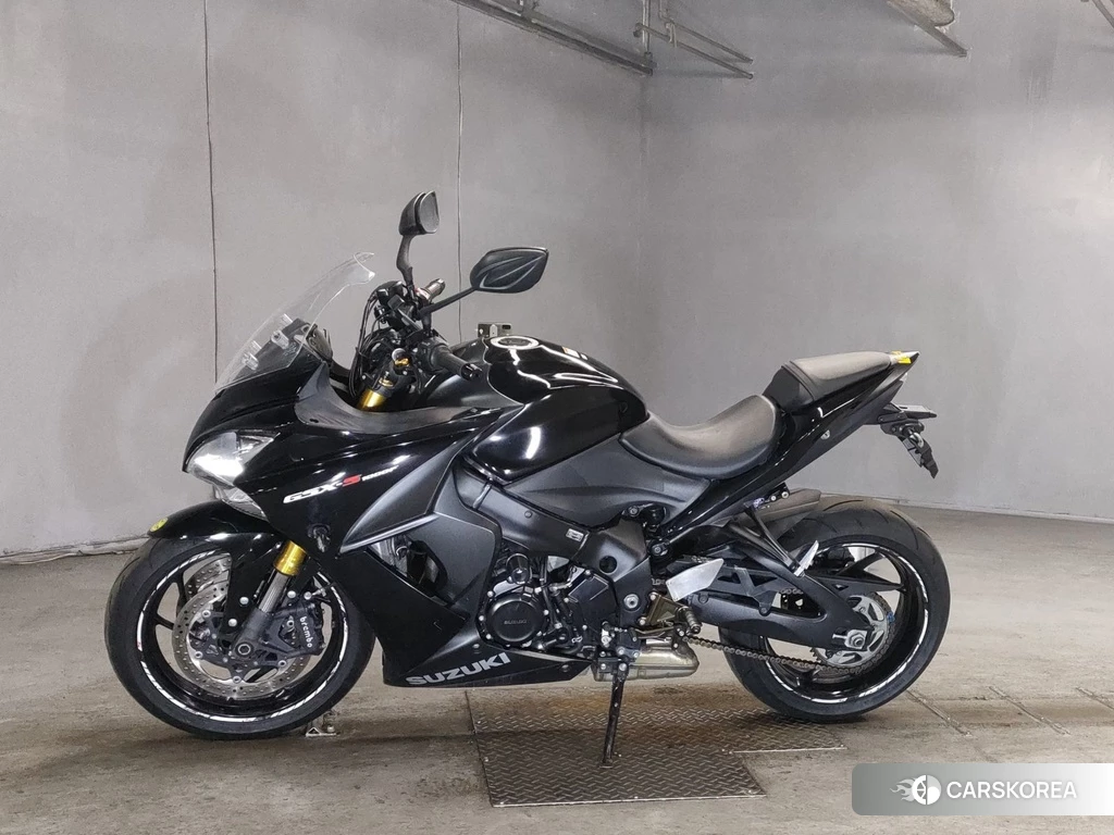 Проданный Suzuki GSX-S1000F 2017 из Японии, фото 2