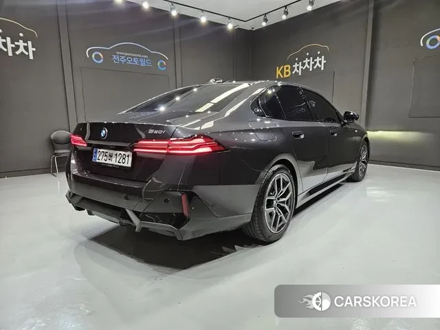 BMW 5 Series (G60) id 3452065 из Кореи 12