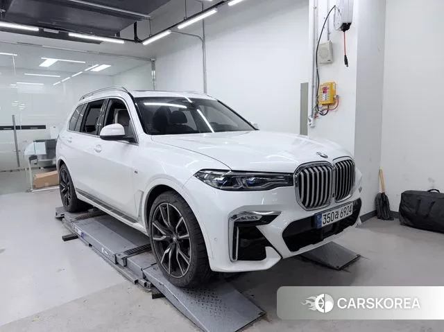 BMW X7 (G07) 2022 Белый из Кореи, фото 2