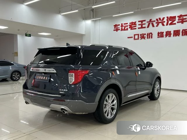 Ford Explorer 2021 Черный из Китая, фото 4