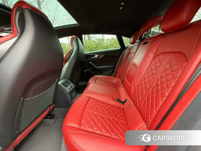Audi S5 2024 Черный из Китая, фото 2