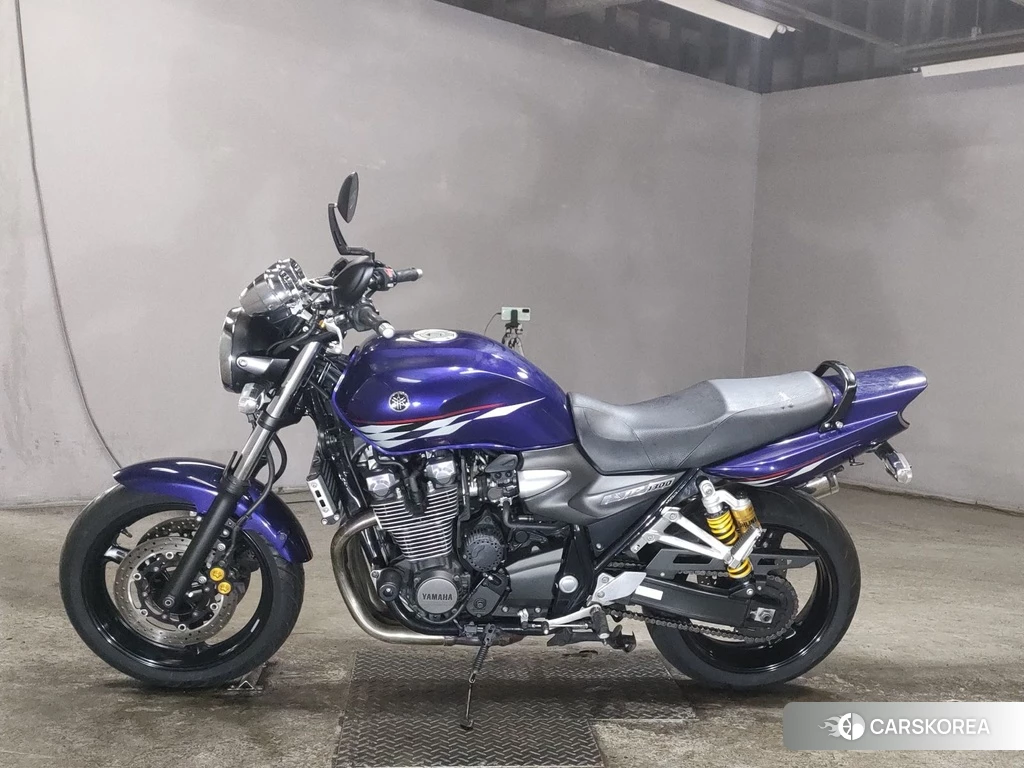 Проданный Yamaha XJR 1300 2010 из Японии, фото 2