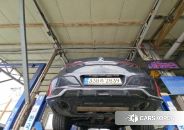 BMW 7 Series (G70) 2023 Черный из Кореи, фото 2